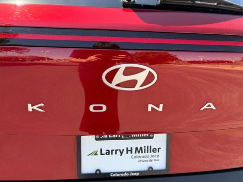 Used 2025 Hyundai Kona SEL AWD/4WD image 25