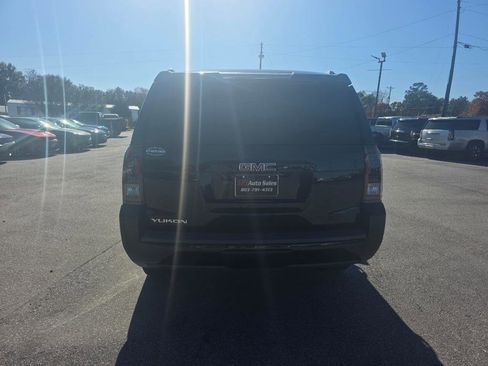 Used 2015 GMC Yukon SLT image 3