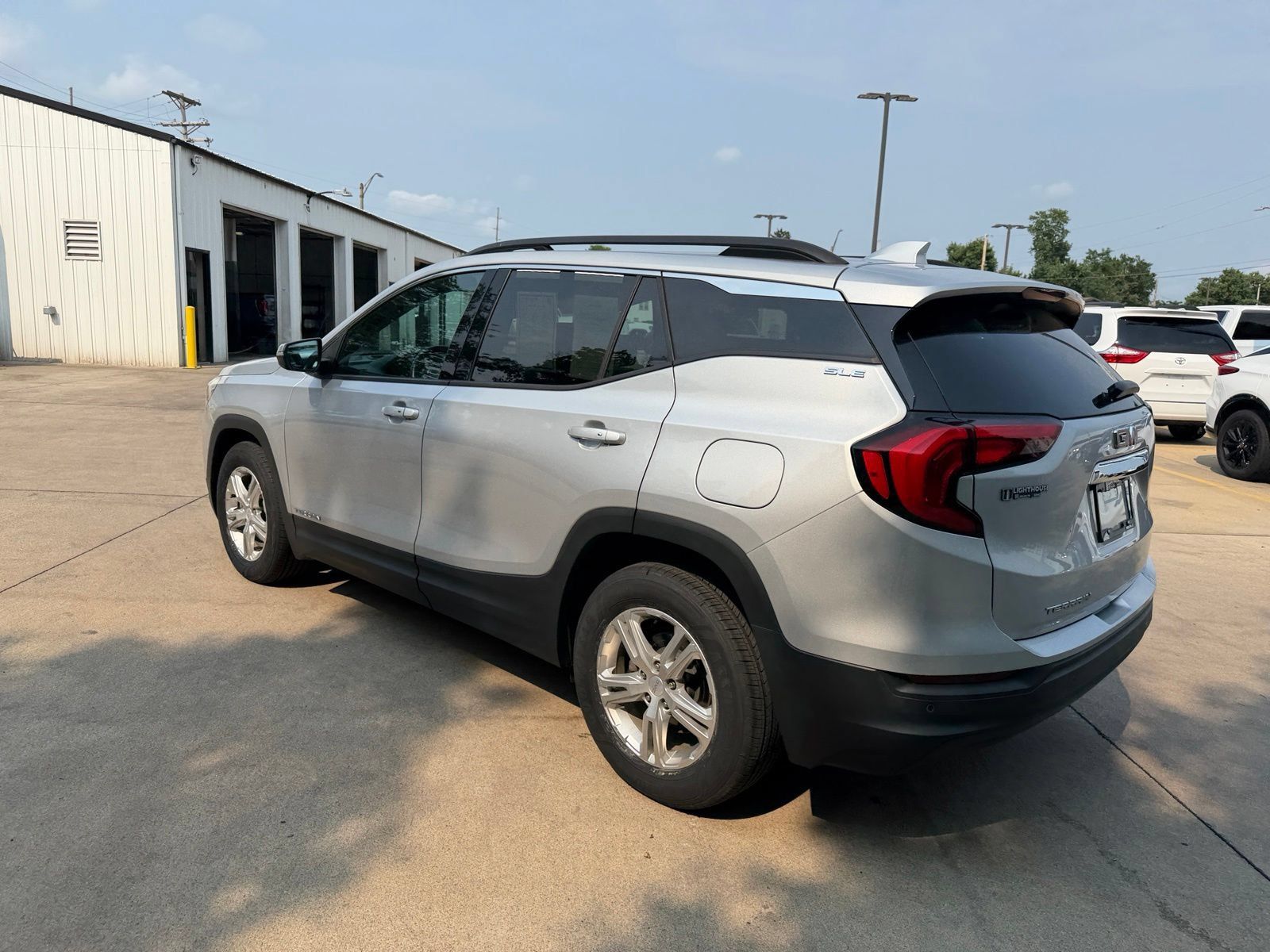 Used 2020 GMC Terrain SLE w/ Driver Convenience Package FWD image 28