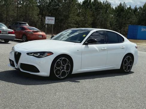 Used 2024 Alfa Romeo Giulia Ti w/ Active Assist Plus Package image 4