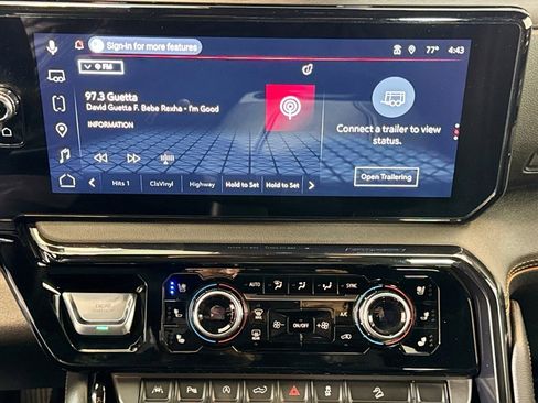 Used 2025 GMC Sierra 1500 AT4 image 15