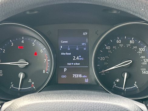 Certified 2019 Toyota C-HR LE image 22