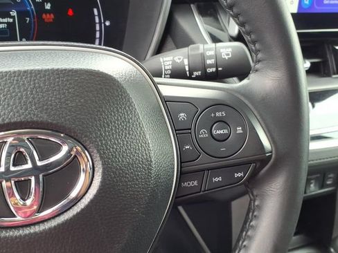 Certified 2025 Toyota Corolla Cross XLE FWD image 21