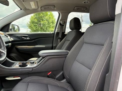 Used 2023 GMC Acadia SLE w/ Driver Convenience Package FWD image 31