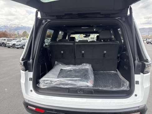 New 2026 Jeep Grand Wagoneer 4WD image 15
