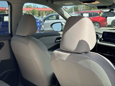 Used 2023 Nissan Rogue SV FWD image 27