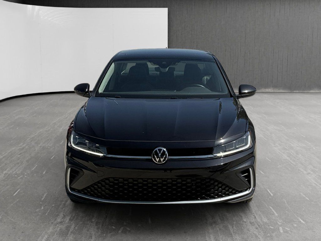 Used 2025 Volkswagen Jetta SE FWD image 8