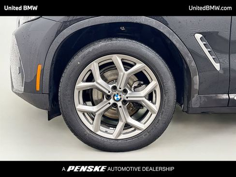 Used 2024 BMW X3 xDrive30i w/ Premium Package w/ZPA AWD/4WD image 2