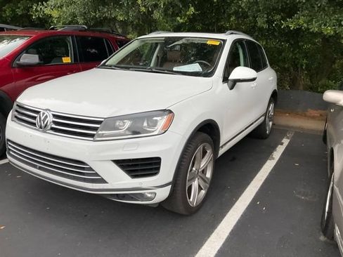 Used 2016 Volkswagen Touareg Executive AWD/4WD image 11