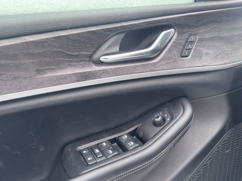 Used 2024 Jeep Grand Cherokee L Limited w/ Luxury Tech Group II image 10