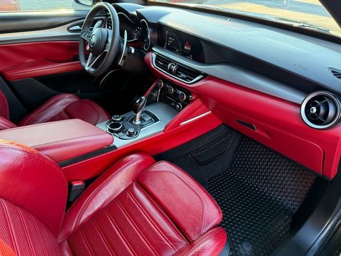 Used 2018 Alfa Romeo Stelvio Ti Sport image 9