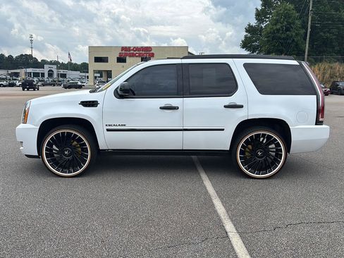 Used 2012 Cadillac Escalade Platinum AWD/4WD image 5