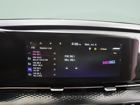 Used 2024 Kia Carnival FWD image 10