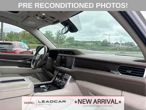Used 2022 GMC Yukon XL Denali AWD/4WD image 7