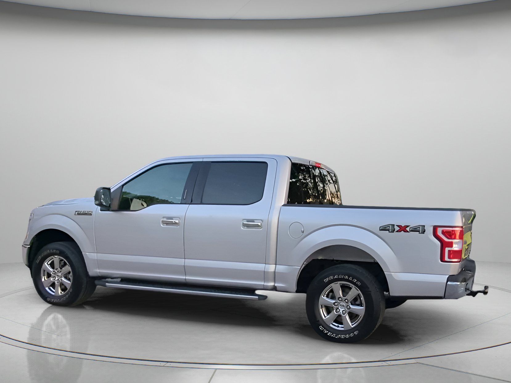 Used 2019 Ford F150 XLT w/ Equipment Group 302A Luxury AWD/4WD image 19