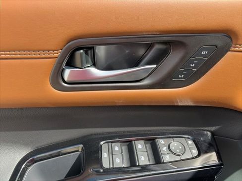 New 2026 Nissan Pathfinder Platinum image 12