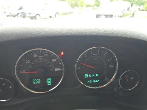 Used 2015 Jeep Wrangler Unlimited Sahara w/ Max Tow Package AWD/4WD image 13