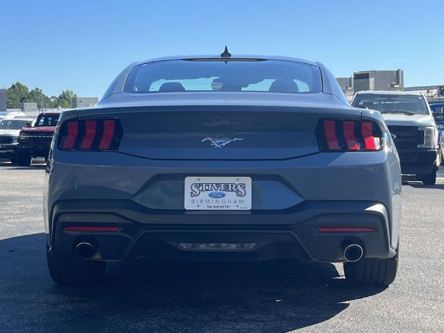 Certified 2024 Ford Mustang Coupe RWD image 5