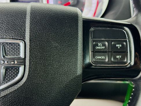 Used 2019 Dodge Grand Caravan SXT image 14