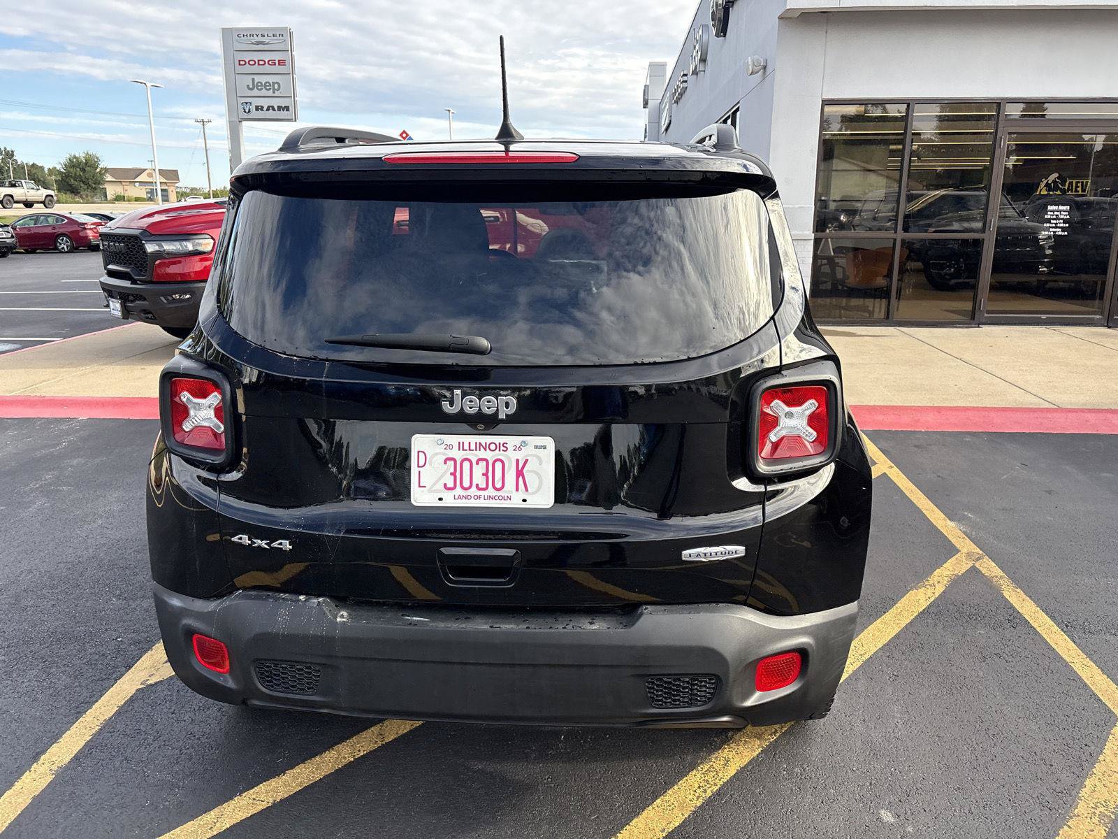 Used 2022 Jeep Renegade Latitude AWD/4WD image 6