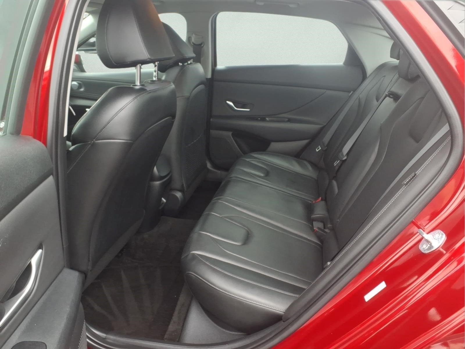 Used 2025 Hyundai Elantra Limited FWD image 14