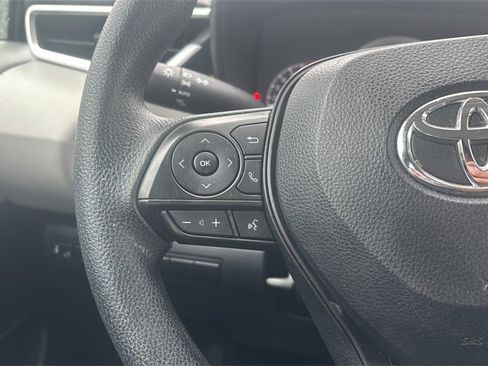 Used 2021 Toyota Corolla LE image 25