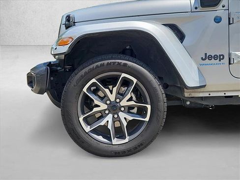 Used 2024 Jeep Wrangler Unlimited AWD/4WD image 20
