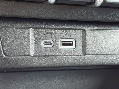 Used 2025 Chevrolet Colorado Trail Boss AWD/4WD image 16