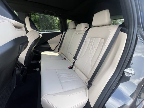 Used 2025 BMW X3 xDrive30i w/ Convenience Package image 16