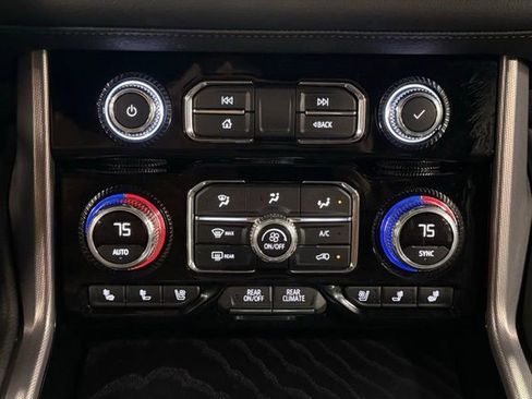 Used 2022 GMC Yukon Denali image 29