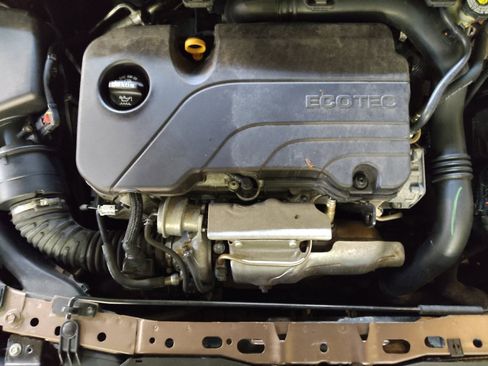 Used 2019 Chevrolet Cruze LT image 30