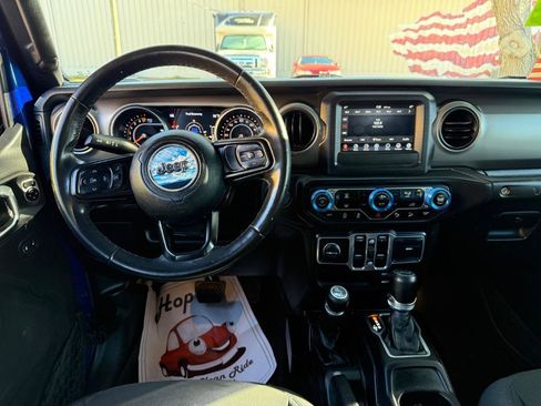 Used 2018 Jeep Wrangler Unlimited Sport S AWD/4WD image 8