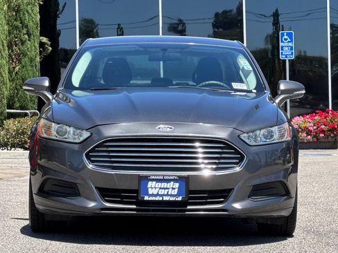 Used 2015 Ford Fusion SE FWD image 9