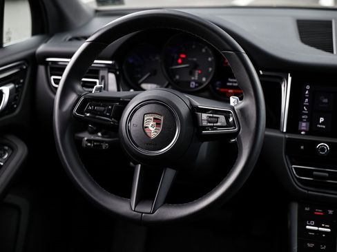Certified 2024 Porsche Macan image 26