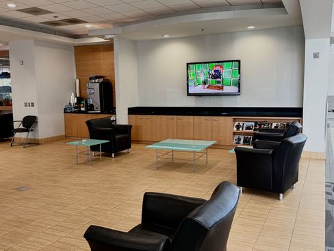 Used 2025 Toyota RAV4 XLE w/ Convenience Package image 8