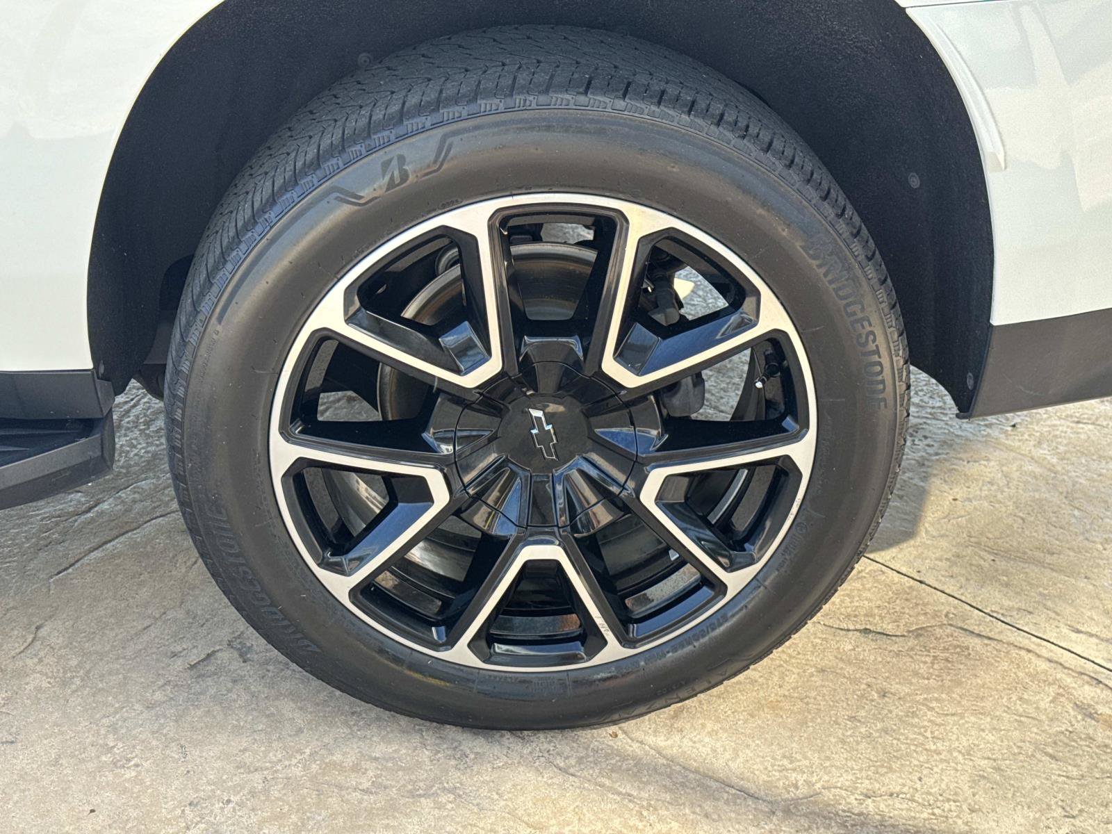 Used 2021 Chevrolet Suburban RST w/ Luxury Package RWD image 21