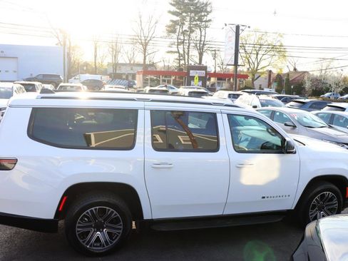 Used 2024 Jeep Wagoneer L Series II w/ Flexible Seating Group image 6