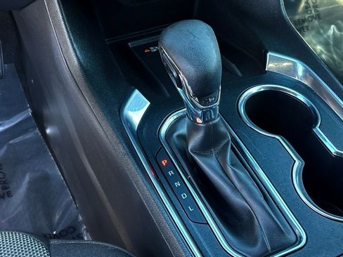 Used 2023 Chevrolet Traverse LT image 17