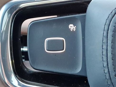 Used 2025 Lincoln Navigator Reserve image 22