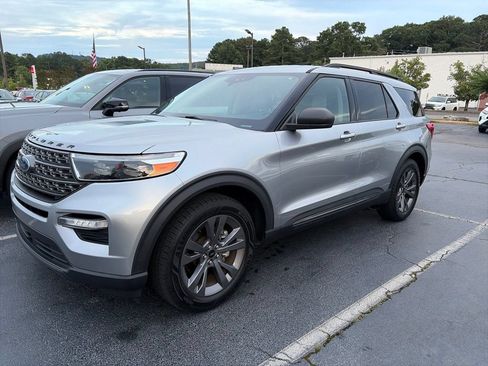 Used 2021 Ford Explorer XLT w/ Equipment Group 202A RWD image 1