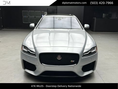 Used 2018 Jaguar XF S RWD image 11