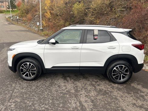 Certified 2024 Chevrolet TrailBlazer LT w/ LT Cold Weather Package image 17