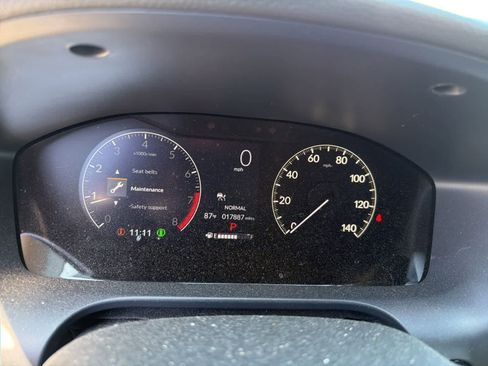 Used 2025 Honda HR-V LX image 2