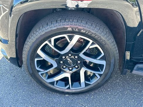 Certified 2025 Chevrolet Silverado EV RST AWD/4WD image 30
