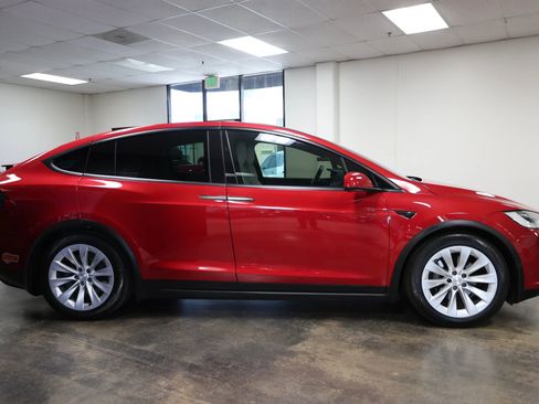 Used 2020 Tesla Model X Long Range AWD/4WD image 8