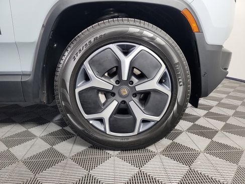 Used 2024 Rivian R1S Adventure AWD/4WD image 11
