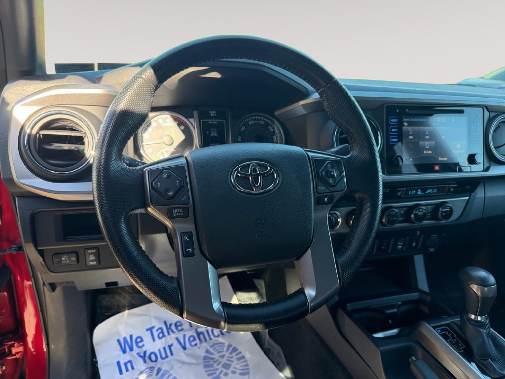 Used 2016 Toyota Tacoma Limited w/ Towing Package AWD/4WD image 12