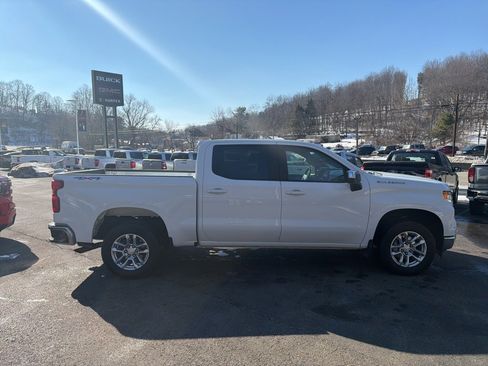 Used 2023 Chevrolet Silverado 1500 LT image 2