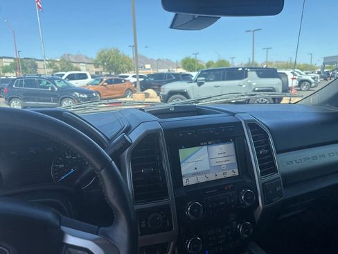 Used 2019 Ford F250 Lariat w/ Lariat Ultimate Package AWD/4WD image 32