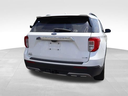 Used 2020 Ford Explorer XLT w/ Equipment Group 202A AWD/4WD image 18